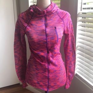 Super cute workout zip up sweater small
